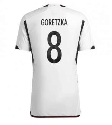 Tyskland Leon Goretzka #8 Hemmatröja VM 2022 Kortärmad